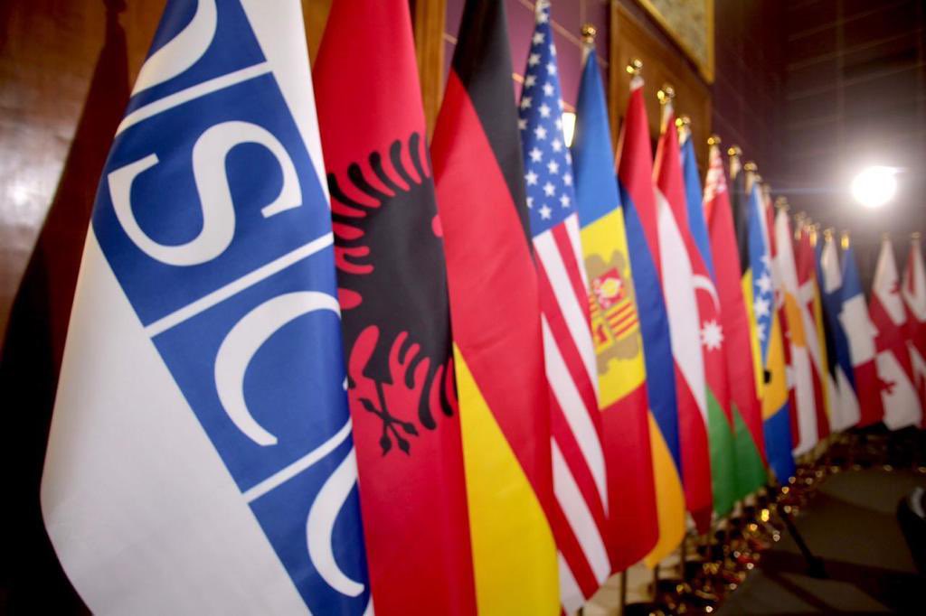 Albanian OSCE Chairmanship 2020 ends today. Thank you for your support and trust throughout this unforgettable journey. 

Now over to our 🇸🇪 friends with best wishes for a good year ahead. Lycka till! 

#Albania2020🇦🇱 ➡️ #OSCE2021SWE🇸🇪