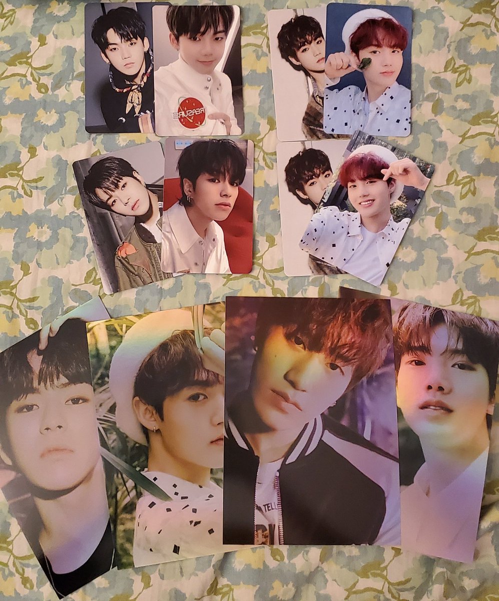 nonoseungminooo's tweet photo. my ch 3 albums finally arrived and LIN youre the best gom ever youve been nothing but kind to me and i appreciate it sm! u also pulled thru w all the doyoung 😭😭 tysm once again! @hwazikyu #LLProofs https://t.co/3kaSgOdVAm