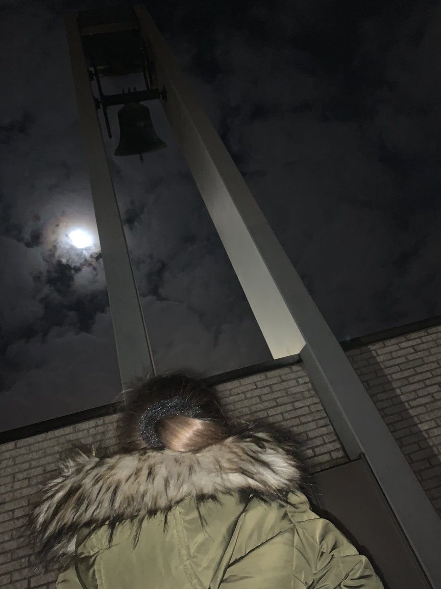 ArneSchaddelee's tweet photo. Zojuist de #kerkklokken van onze Eskolkerk in #Houten mogen luiden.
Als teken van hoop en verbondenheid.
#oudennieuw #2021 #luiden https://t.co/KJzY2tqgAs