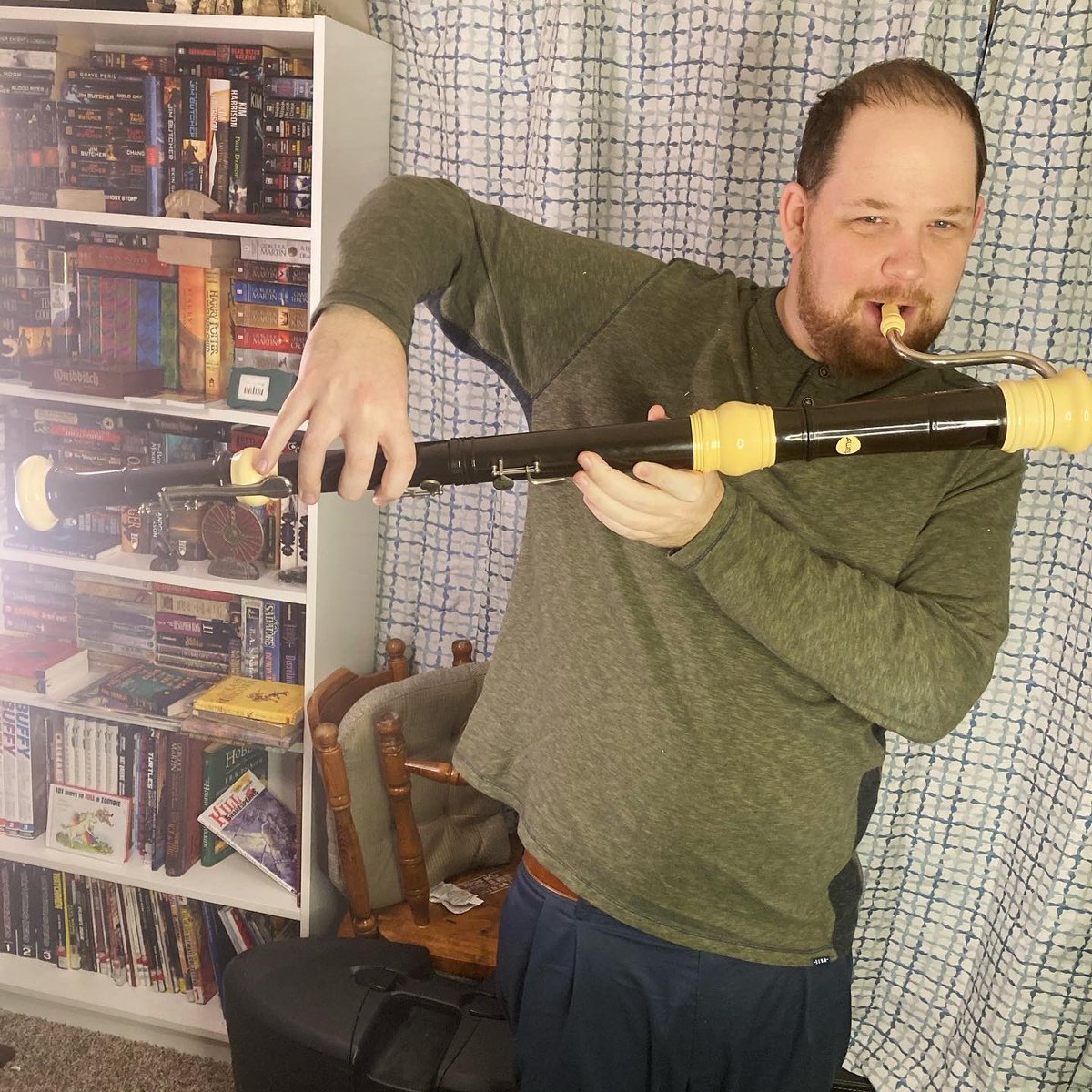 PhoenixDownRPG's tweet photo. Is that an #Oboe?!?!
Happy #NewYearsEve! Here’s a sneak peak at a new instrument that will definitely be in our upcoming #dnd #music cds.
#newyear #newyearsresolution #newinstrument #recorder #bass #needmorebass #bassrecorder #nerdymusician #dndmusic #rpg #rpgmusic https://t.co/vjNHf7rIX9