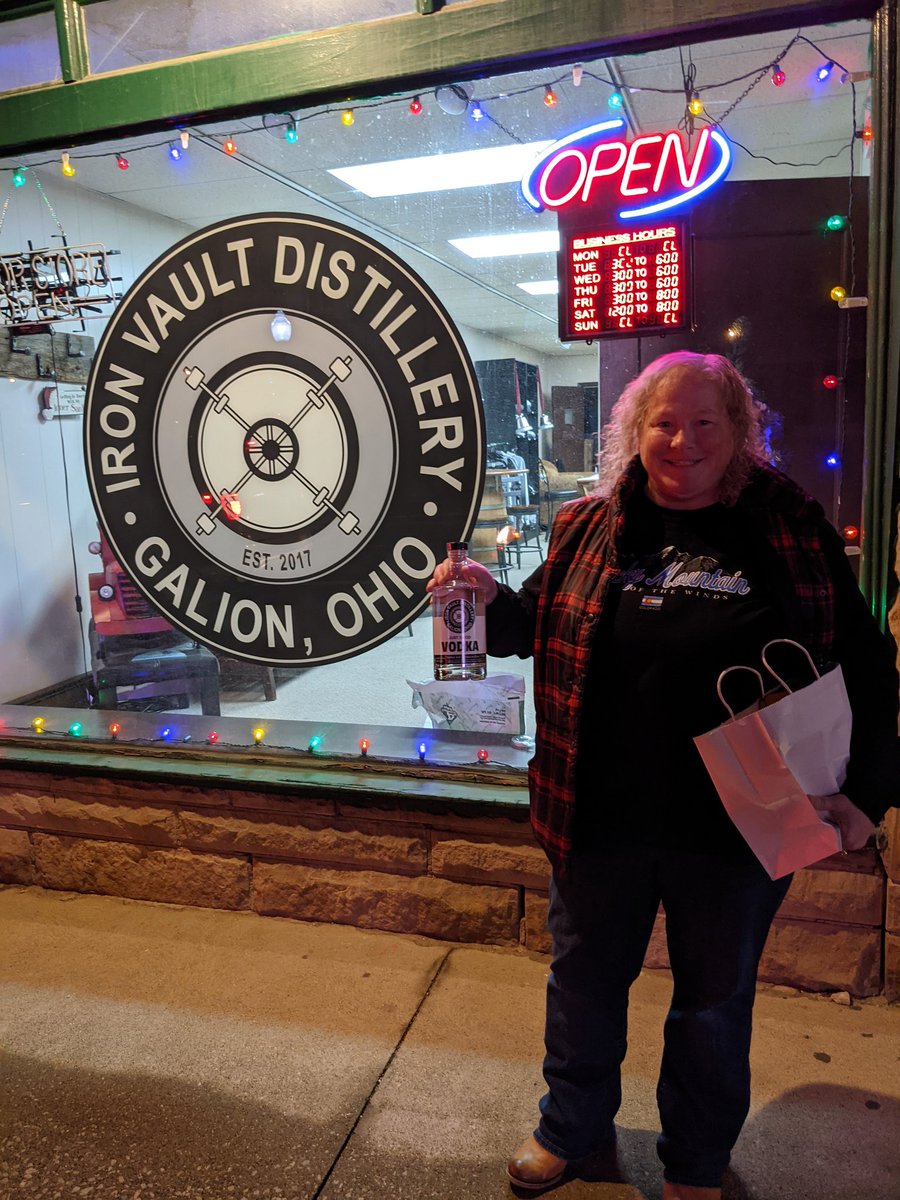 RAD_USA's tweet photo. @ironvaultdistillery @UnfilteredCraft #30DaysofCraftsmas #craftspirits #Cheers #supportlocal #distillery #myohioadventure #Ohio #Galion #HoppyNewYear https://t.co/jHhYQ5sq2k