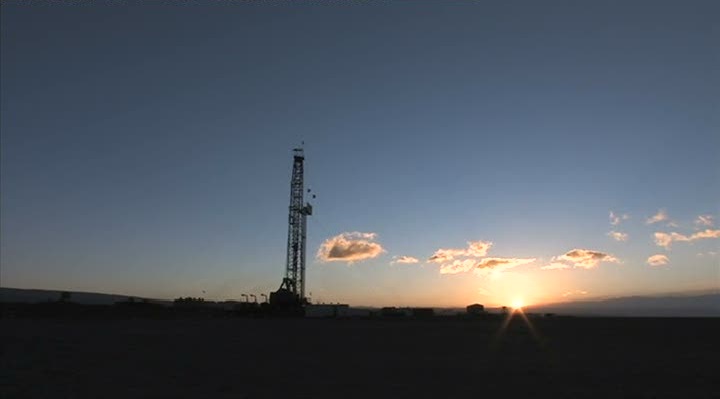 3. Crude Oil (Wang Bing, 2008)