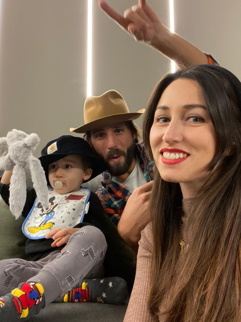 Beh..passatemi il francesismo: in culo a ‘sto 2020🤘🏻😂 Benvenuto #2021  🤞🏻🙌🏻BUON ANNO A TUTTI🥂🎉