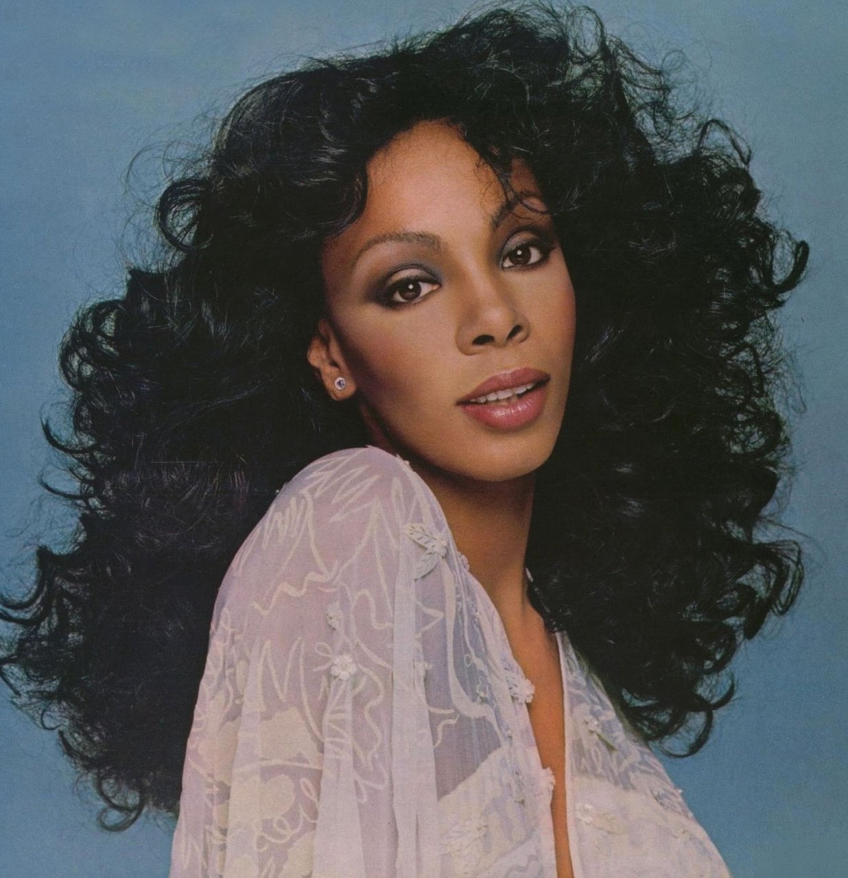 Happy Birthday to the late great singer Donna Summer!! RIP          