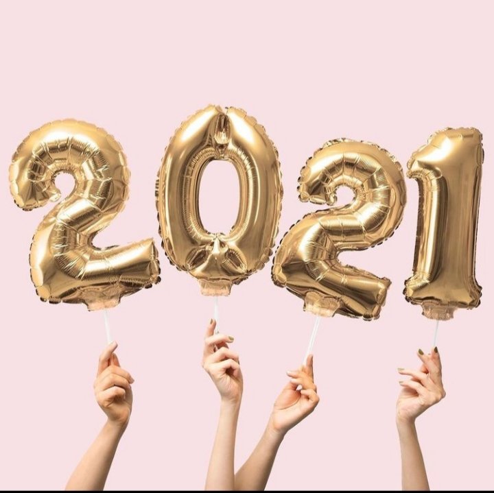 16Tife's tweet photo. Happy new Year 🥂 https://t.co/AkcZ6KsNhB