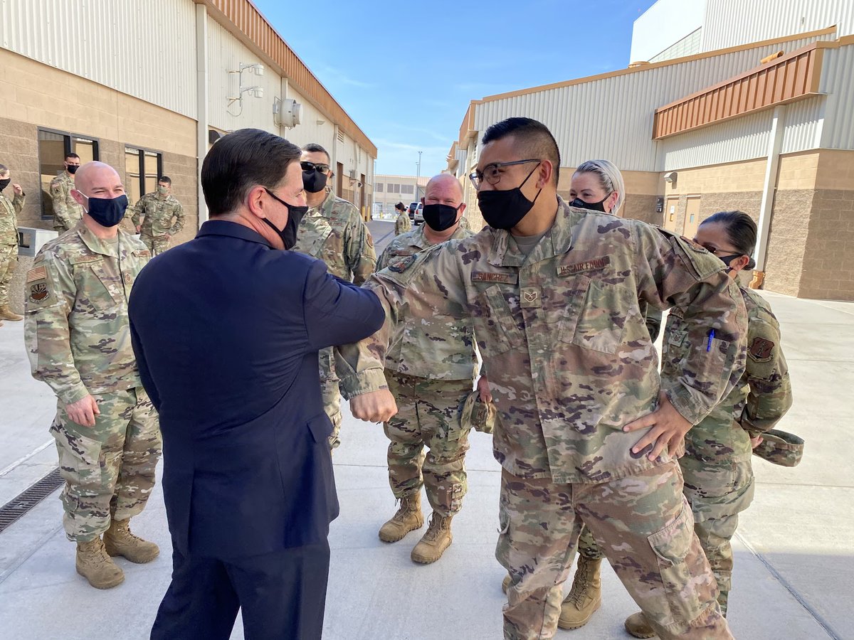 Here’s Governor  @dougducey with just some of the heroes from the  @AZNationalGuard. 2/