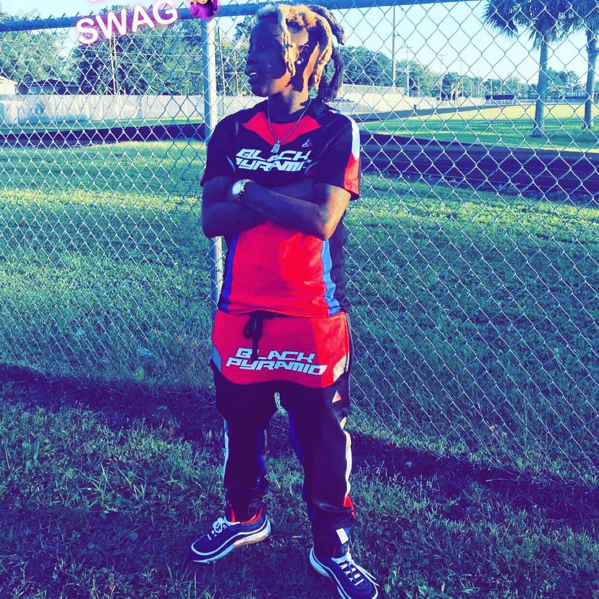 starfiretrin's tweet photo. 5 Hours til a real nigga birthday 🥳 🥺🥺🥺🥺🥺🥺🥺 I miss u so bad........it’s the quan boi for me 
#LLQC 
#BruddaBrudda https://t.co/R1ILod7i8J