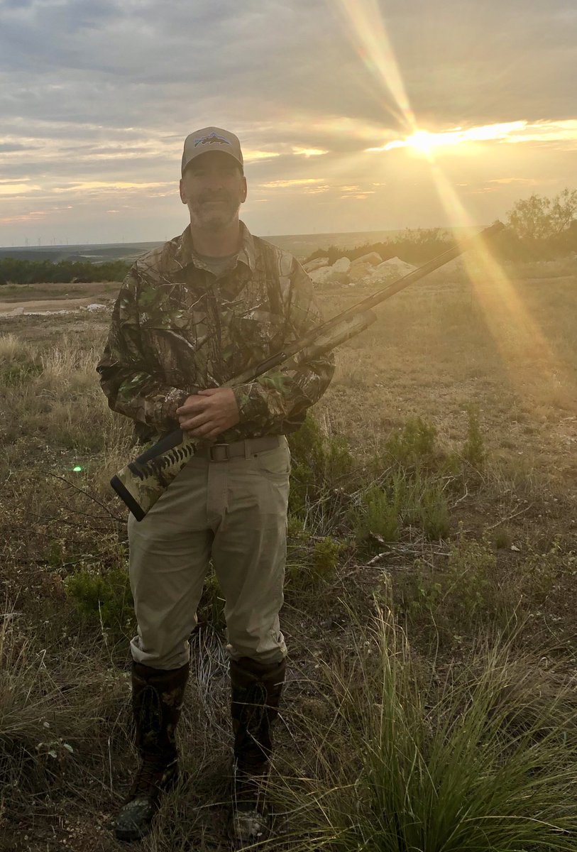 EarlRoberson14's tweet photo. Grateful the sun is setting on 2020.  Eager to see what God has planned in 2021. https://t.co/d7nqUGL472