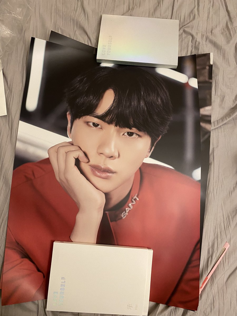 elsabastidas13's tweet photo. Perfect way to end the 2020 year! Got my #jimin #jin posters!!! Thanks to @StarlingBTS it came very well packaged! Y’all should check out her Twitter! She has other items available! https://t.co/Kt6YXHh5jk