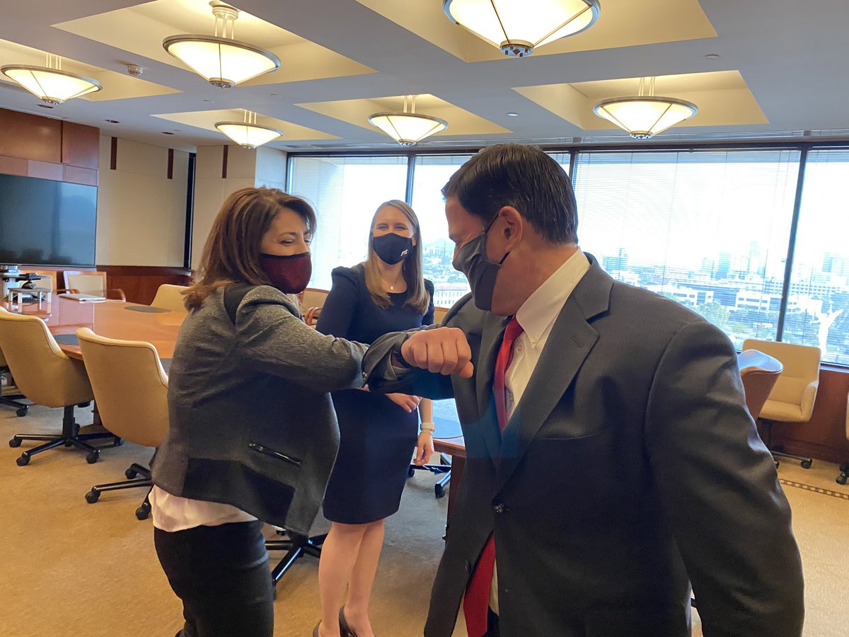 The Arizona Farm Bureau delivering beautiful poinsettias to the Capitol.  @azfb 12/