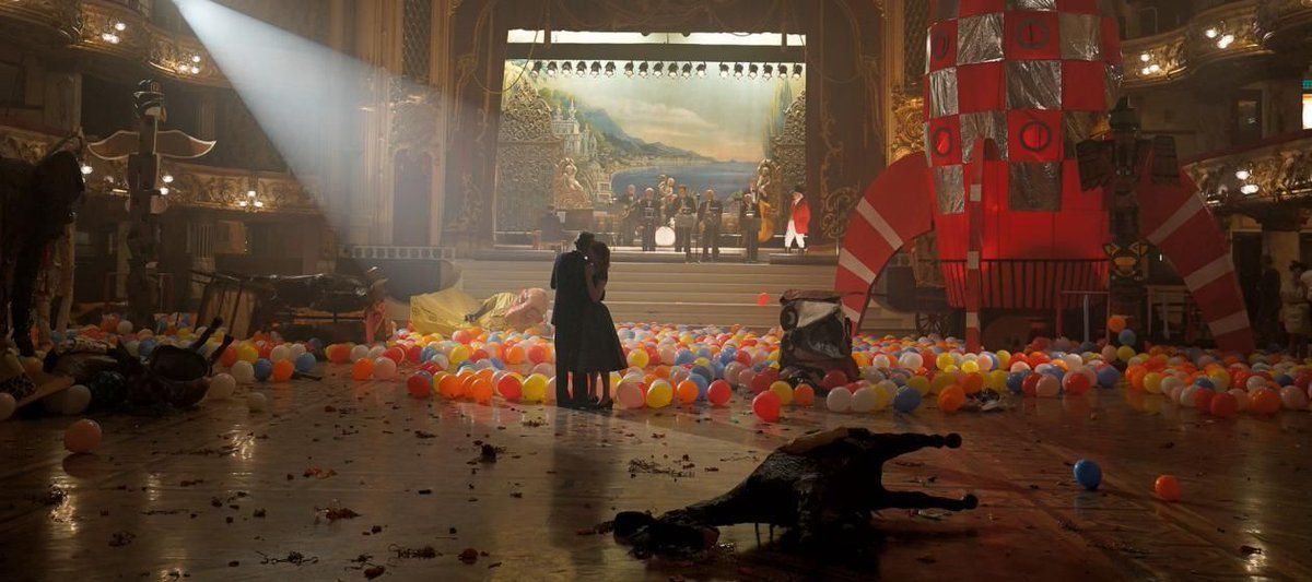 PHANTOM THREAD (2017) 

Shot and directed by Paul Thomas Anderson
What we can learn about filmmaking from this director: ops.fyi/37EyPTP