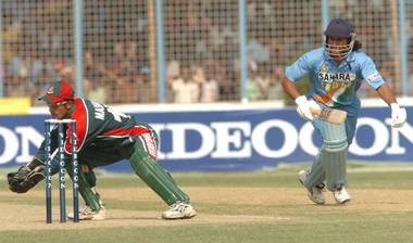 Debut}2005Not as expected