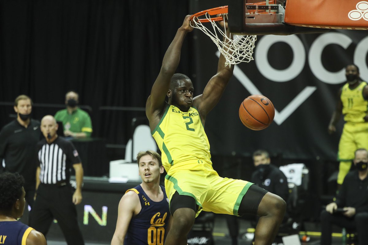 OregonMBB's tweet image. Ducks close out another undefeated calendar year at Matthew Knight Arena, beat the Bears 82-69. 

Eugene Omoruyi - 2️⃣6️⃣ pts, 5️⃣ stls 
@C_Duarte5 - 1️⃣9️⃣ pts, 5️⃣ 3FGs
@ericwilliams708  - 1️⃣3️⃣ pts, 6️⃣ rebs

#GoDucks | #AlwaysUs