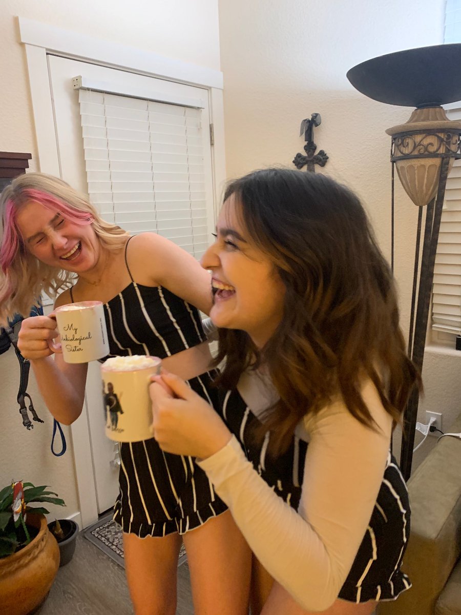 Kali_Girl45's tweet photo. Happy New Year from your favorite goobers for over 6 years!! ❤️❤️ https://t.co/fJcU6ecxwA