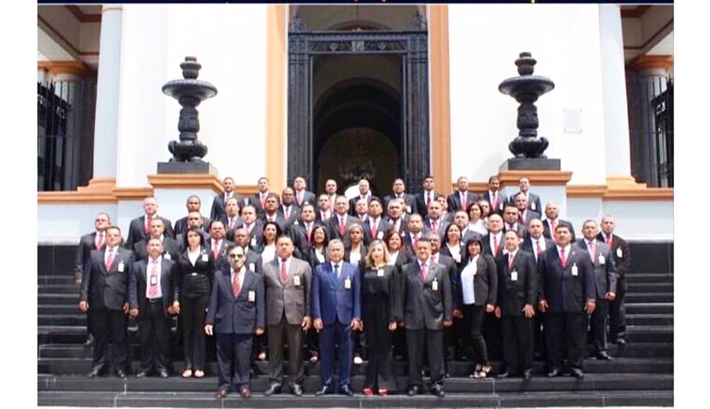 La gran familia del #Cicpc les desea un feliz y próspero año 2021.