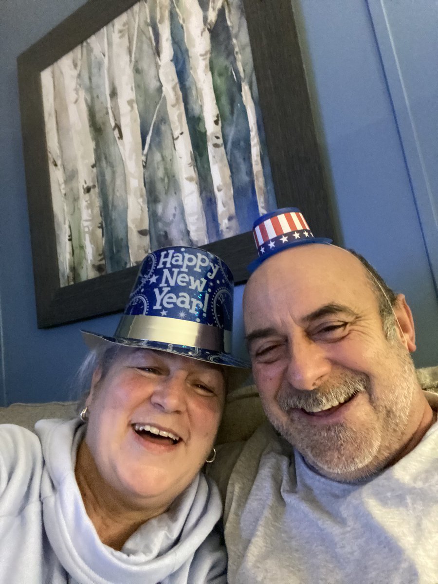 BargoEsteva's tweet photo. #CNNNYE https://t.co/P2eITzk6bL