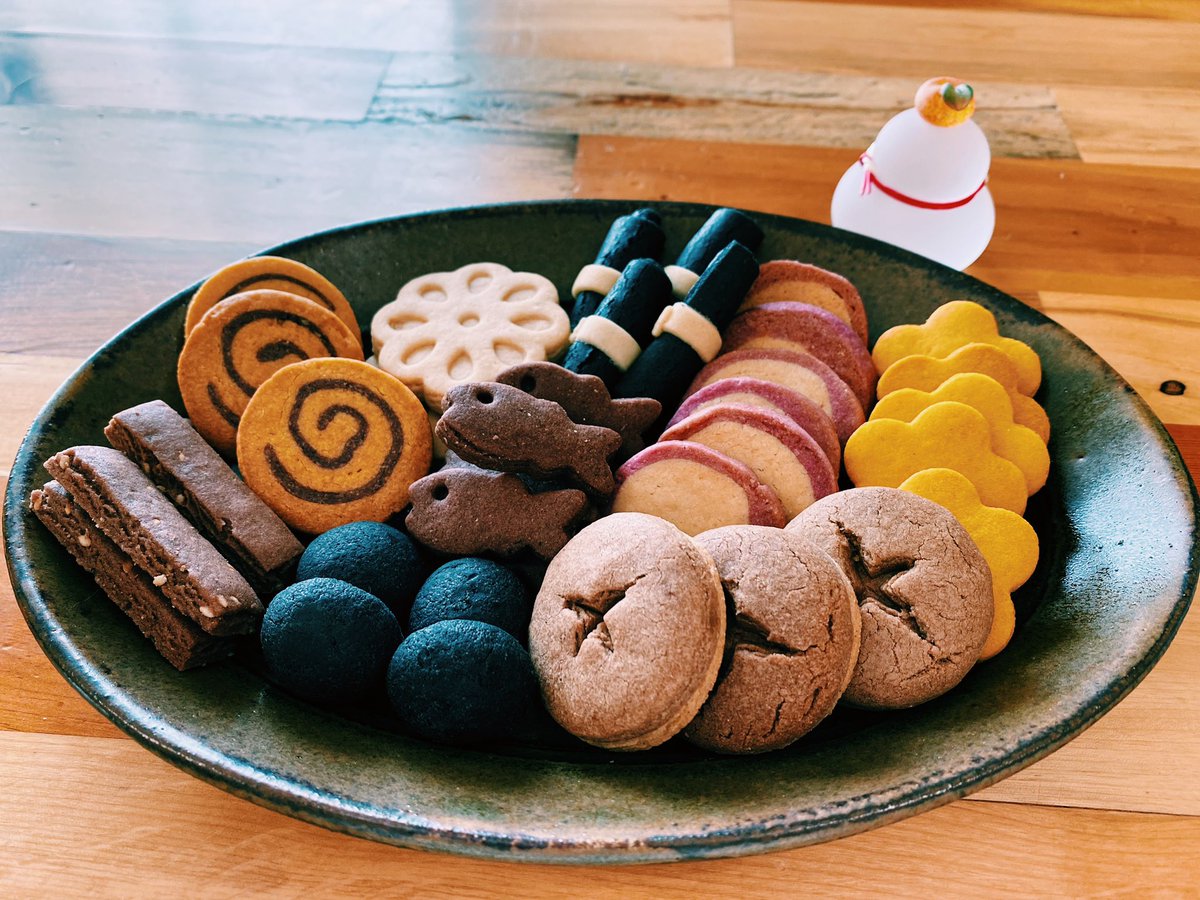 おせち料理が苦手な人でもパクパクいけそうなおせちクッキーがとてもかわいくて風味も抜群みたい Togetter