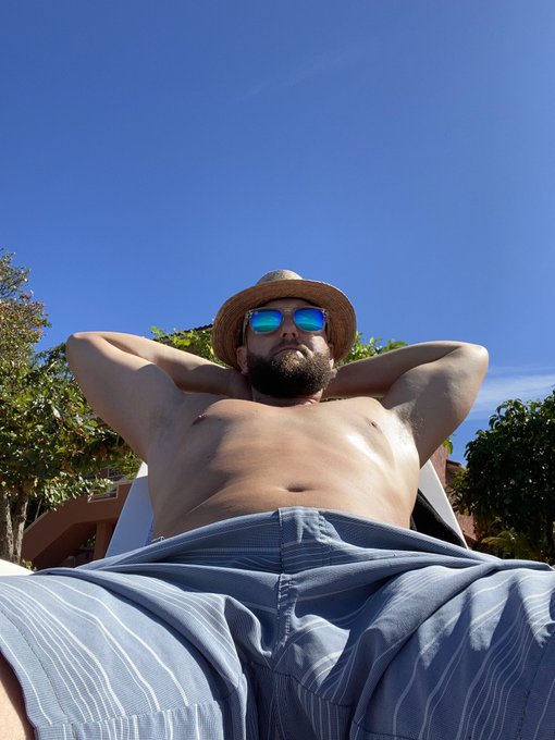 Happy New Year!!! All :) be safe and drink one on us. To see our new year fun click link below. 👇🏼👇🏼👇🏼🍾🍾