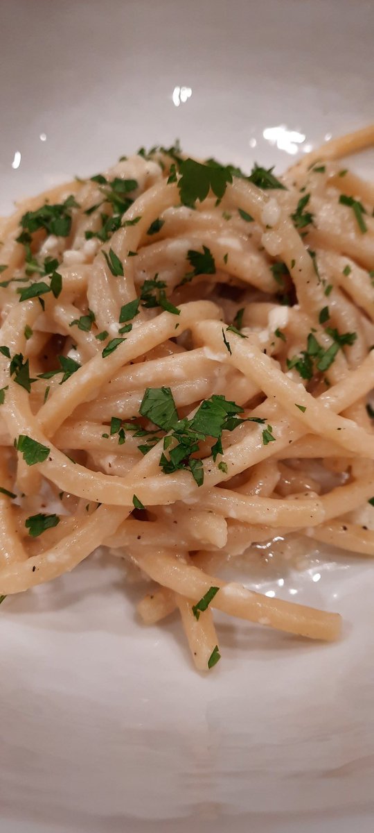 JSchnirring's tweet image. Cacio e Pepe with a little truffle butter added. Bye bye 2020!  Thank you @VeuveClicquot for the recipe inspiration! It does pair well!