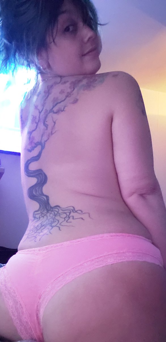 Feminista691's tweet photo. Jijjiji siganme @onlyfans /madresoltera_millennials mucho #erotismo y #sensualidad #camsoft #curvygirl #bigbutt #footfetish #bigass #softgirl let's talk on skype feminista69 #cam #erotic #pack videos and more...#besos #onlyFans https://t.co/r4HzEedqRQ