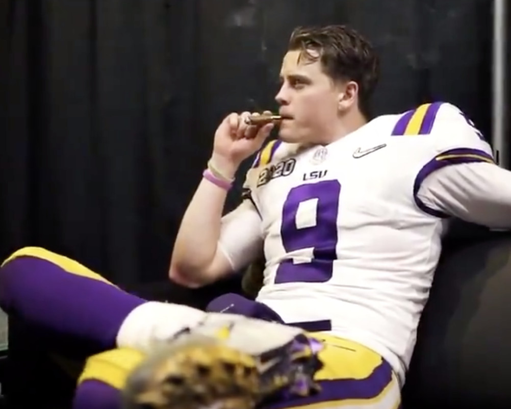 FauxJeaux's tweet image. $600 stimulus                $2,000 stimulus