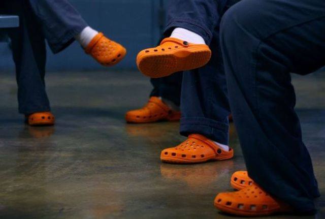 _RazorRay_'s tweet photo. Have fun tonight.... keep your hands to yourself and #soberdrivers only.... or you'll get a new pair of Crocs for your video arraignment. https://t.co/HBLZIrizim