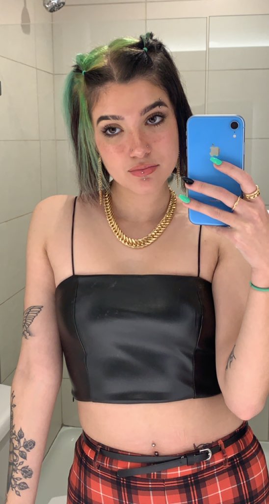 v4mpiregrrl's tweet photo. mwah https://t.co/Zh8Yvx1gUY