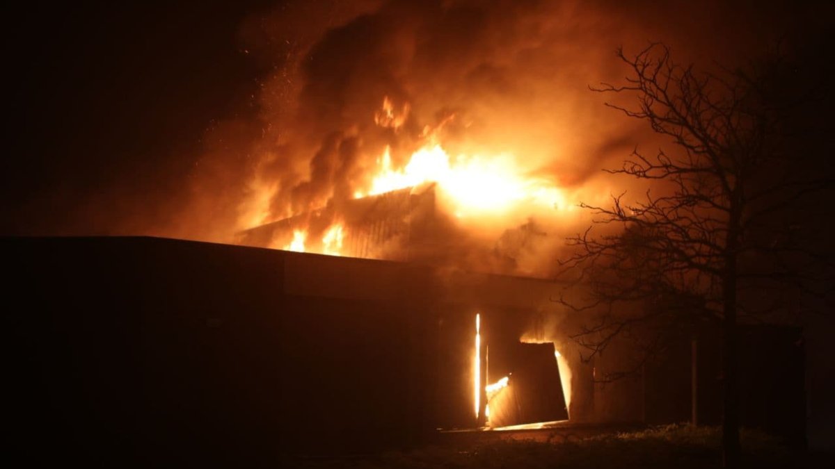 Voormalig dorpshuis in Garderen verwoest door grote brand..