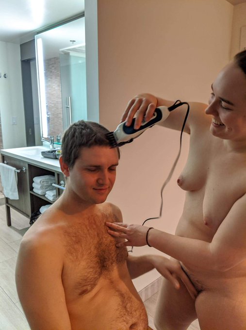 Happy New y Year! Love you all :) https://t.co/Sn44aIoPBE