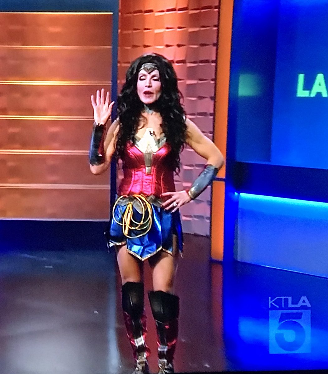 watchertv2000's tweet image. Super EntertainmentBabe @DaynaDevon @KTLA #launscripted