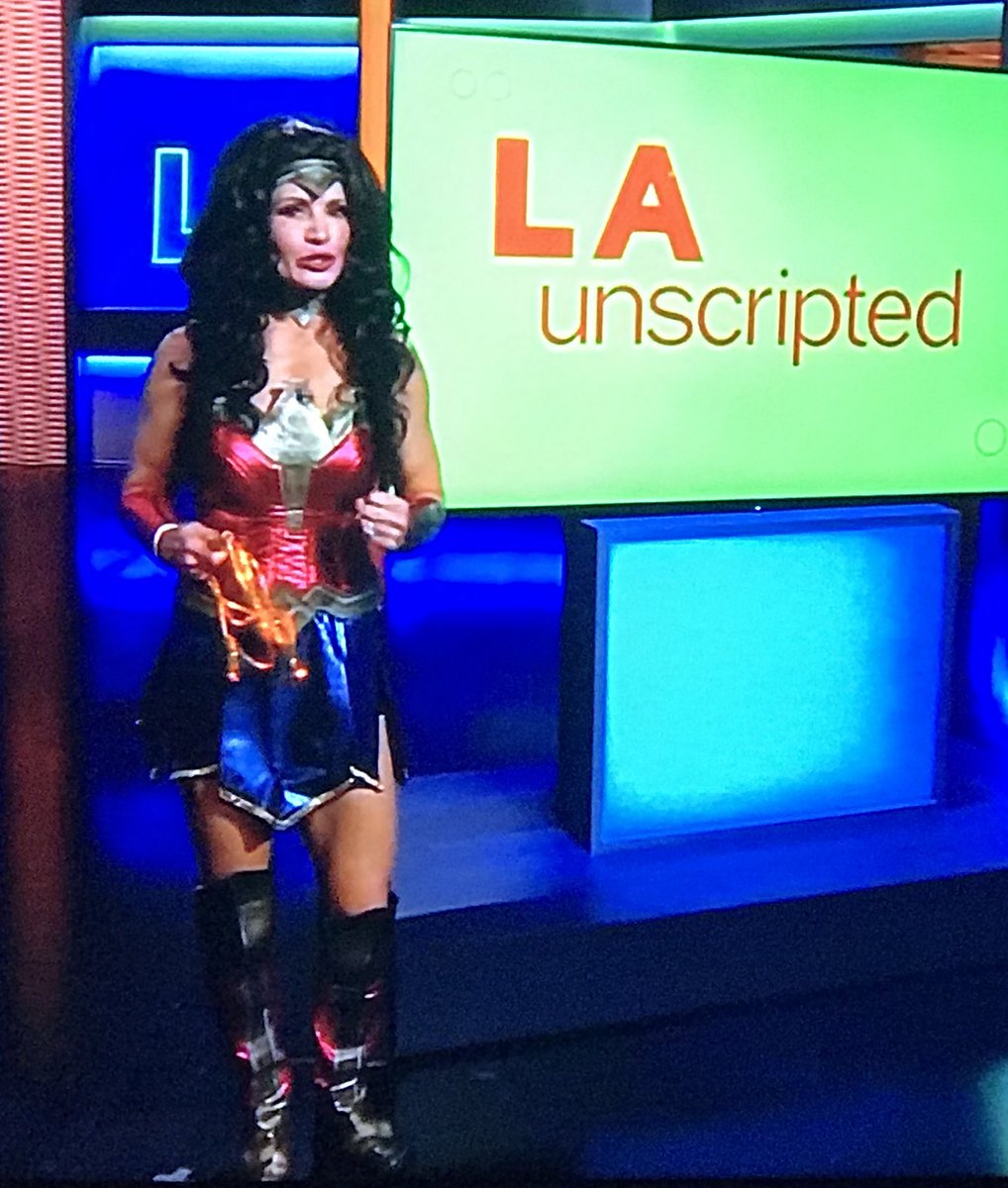 watchertv2000's tweet image. Super EntertainmentBabe @DaynaDevon @KTLA #launscripted