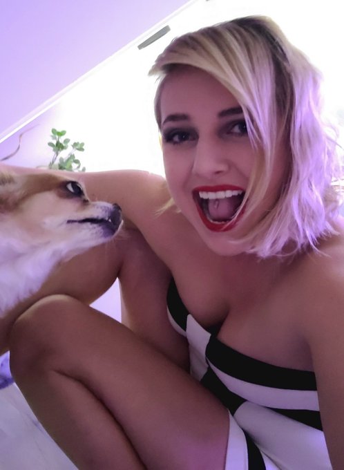 HAPPY NEW YEAR FROM THE EAST COAST! 🎉🥂 May 2021 end so much better for all of us! #HappyNewYear2021 https://t<a href="/tag/happynewyear2021"class="tags"><span>#happynewyear2021</span></a>