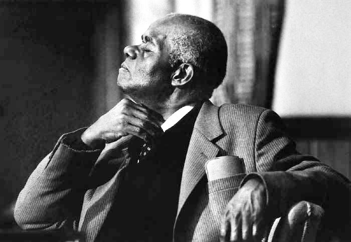 MoorInformation's tweet photo. January 1, 1915 β Historian and writer Dr. John Henrik Clarke was born. https://t.co/NczWQf4o7S