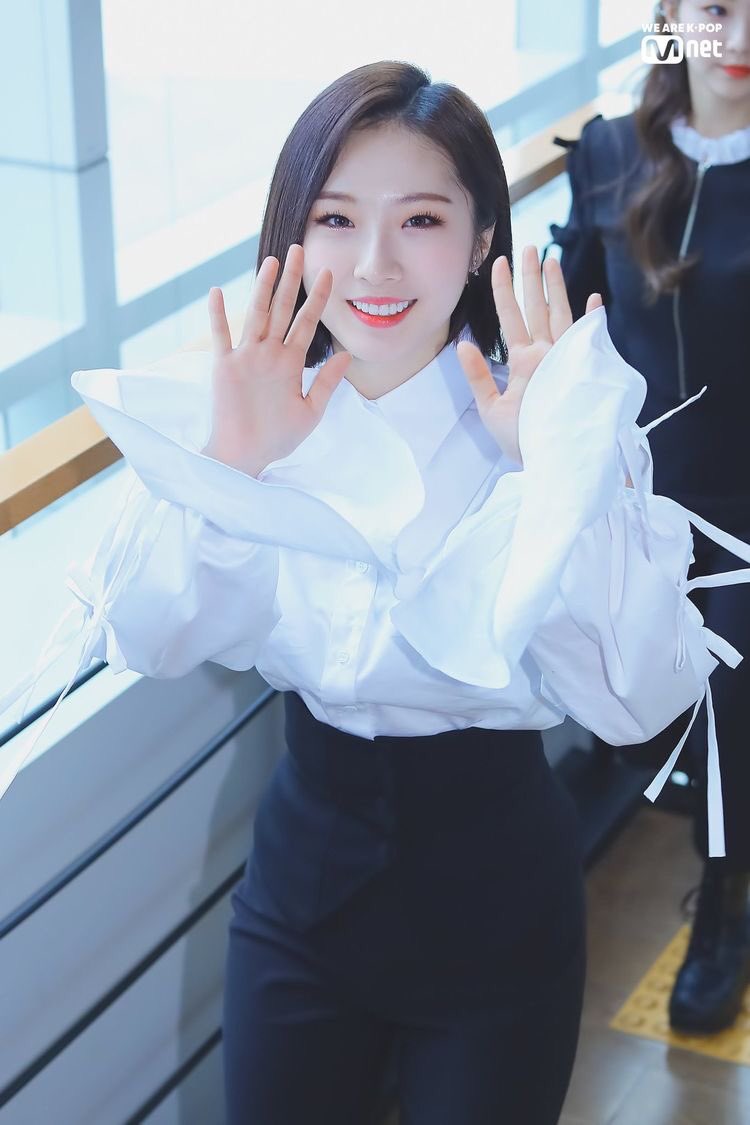 happy new year orbits! I want to thank those who supported me for all these months, I am happy to have so many people full of love to give to our haseul. dont feel so stressed because she is coming back! and this year will be wonderful.