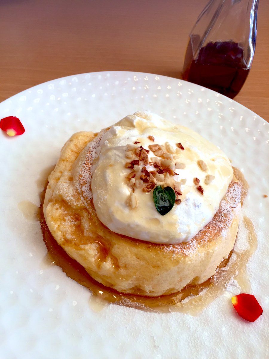 甘露寺さんの真似して
パンケーキ???と
アールグレイの紅茶
山育ちの炭治郎は
紅茶飲んだことないのが
可愛い❤️?
甘露寺さんハイカラさん(๑˃̵ᴗ˂̵)

#レトロコンシューマー愛好会鬼滅部 