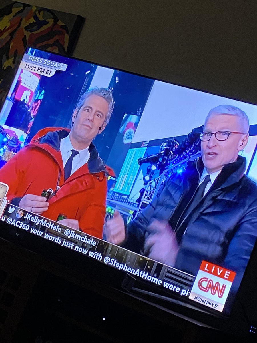 patsypdog's tweet photo. I’m dying!!!! #cnnnye #whitegirlwasted I love them!! https://t.co/jMxS66fXnj