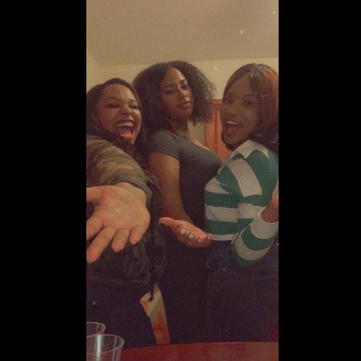 _infamousnobody's tweet photo. Ending the year with my besties ❤️ https://t.co/XdtQGNILop