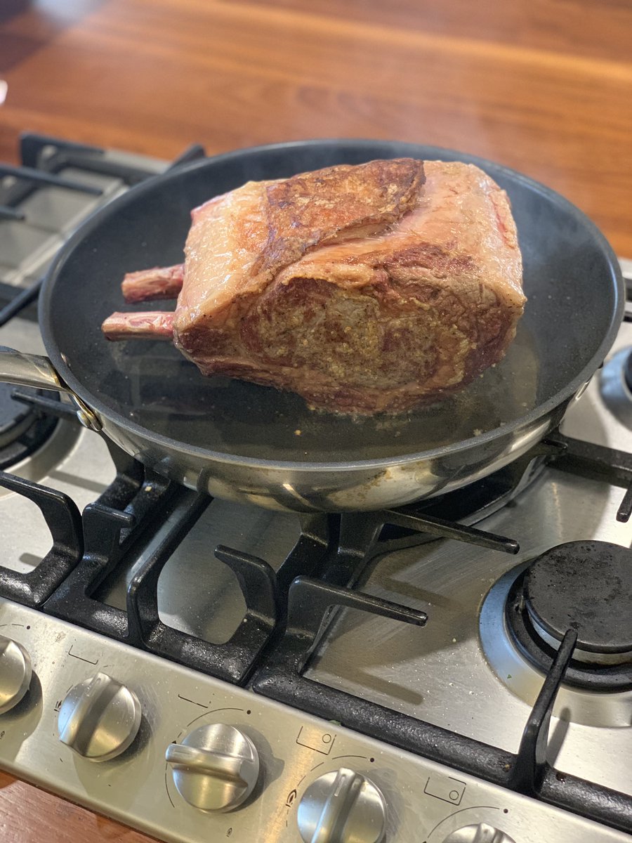 nevenmaguire's tweet photo. Roast rib of beef  https://t.co/6wTYInA3Ou via @YouTube @SimplyBetterDS https://t.co/Yp0STwzRQh