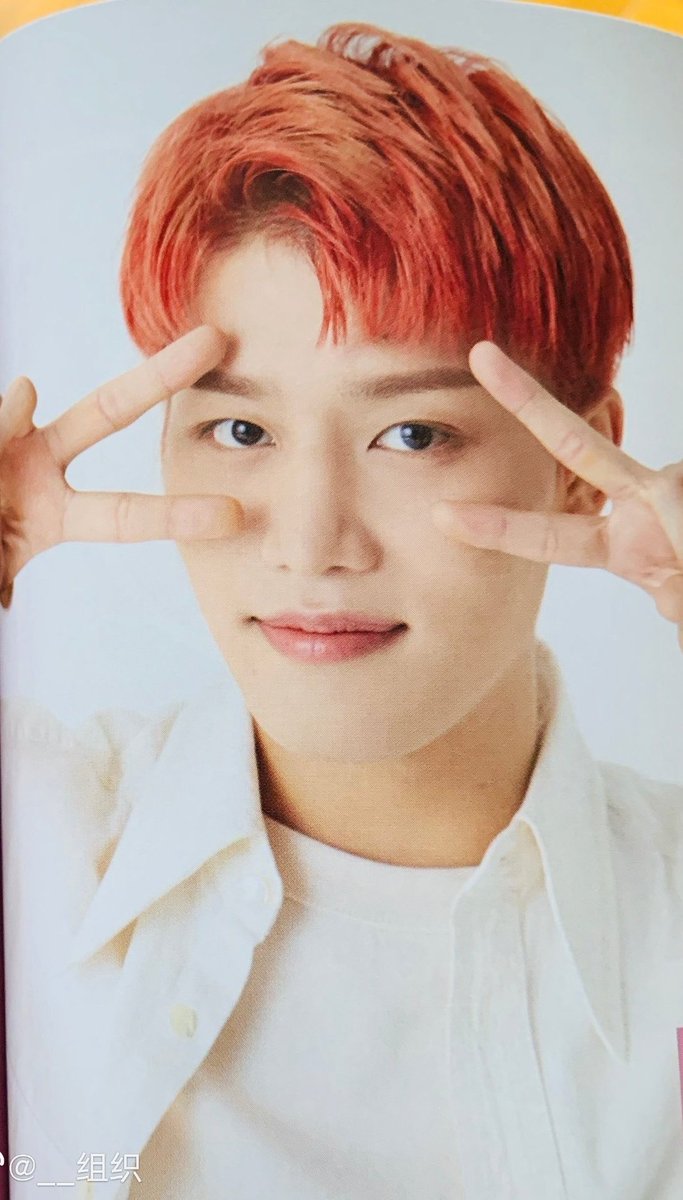 "if not canon then why one blue and the other red?" — a thread