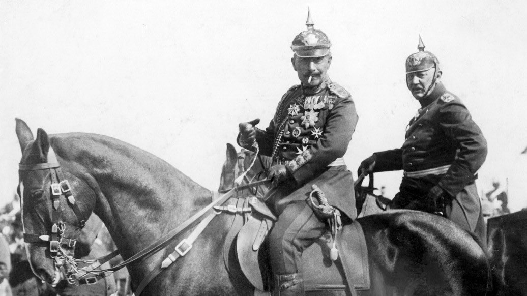 Es gibt nicht „die" Forschung u vieles wird unterschiedlich eingeschätzt. Aber das öffentliche Bild eines „neoabsolutistischen“ Reichs des Militarismus, lässt sich nicht halten. Es gibt kaum Zeitungs- und Rundfunkbeiträge zum Kaiserreich ohne Pickelhauben und Marschmusik-Pfeifen.