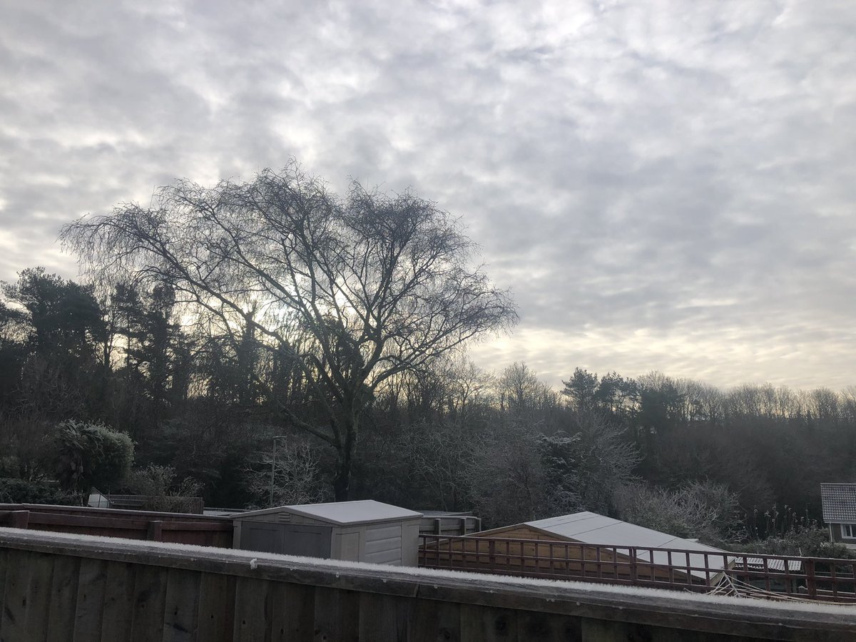 SAJPlymouth's tweet image. Dam! 2021 is cold 🥶🥶🥶 #NotUseToThis #HappyNewYear2021 #Plymouth #WindowCleaners #WindowCleaning