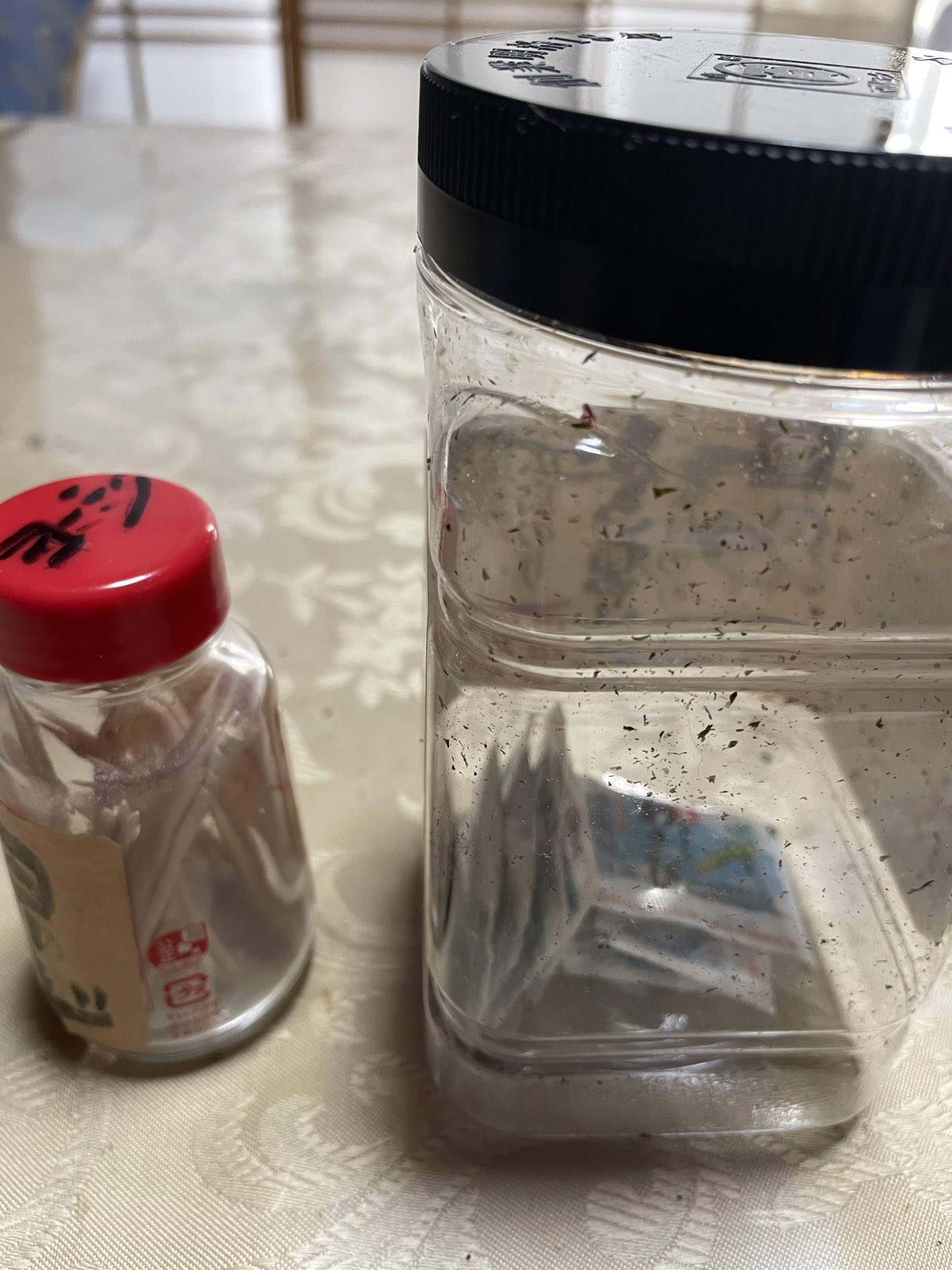 きらこ ことだまガチ勢 お塩の容器につまようじ 海苔の入れ物にワサビ じいちゃんの再利用が素晴らしいんだけど 容器洗って使わないとこがもう かわいいよね笑 T Co 41gknc2cdm Twitter