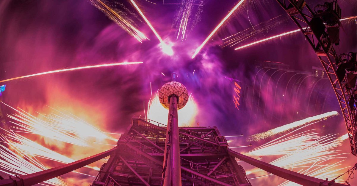 This thread is like a .zip file.Eyes to seeMind to seekWhy do we lower/drop [FALL] a sphere of light down a pillar at New Year?Why do we countdown to midnight, watching? #DezNat