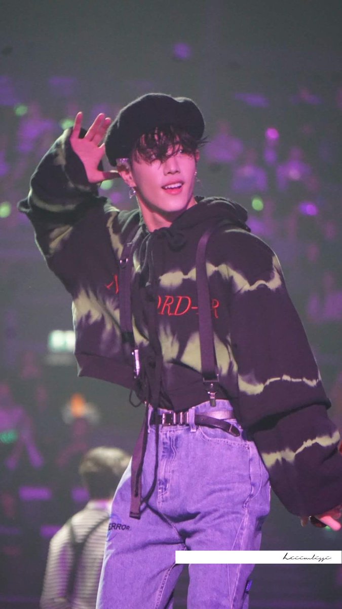 mark tuan in crop tops; a self-indulgent thread