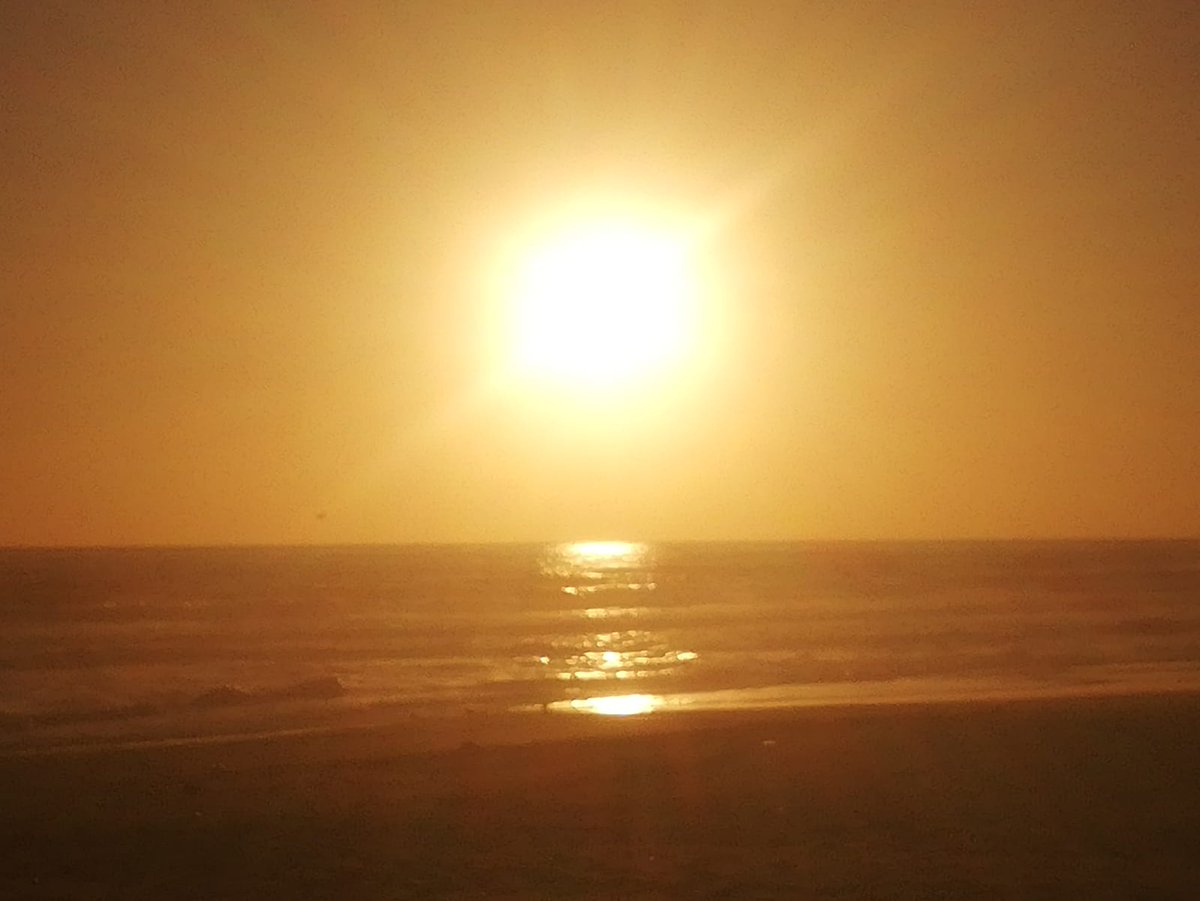 333askanangel's tweet image. #FirstDayOf2021 Isn't it beautiful? The sun will always come up the next day, overpowering darkness. Look up