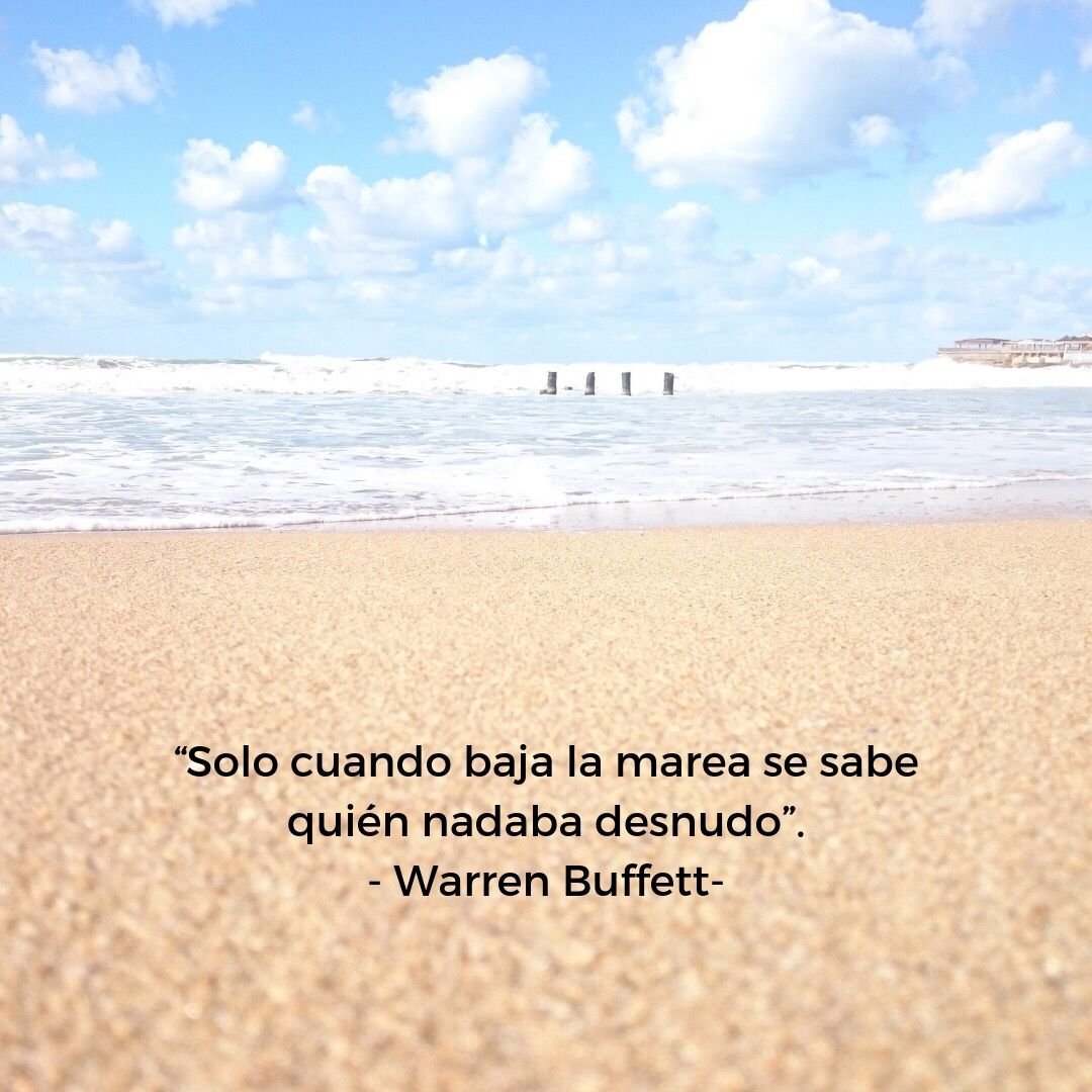 Warren Buffett: Solo cuando baja la marea se sabe quién nadaba desnudo