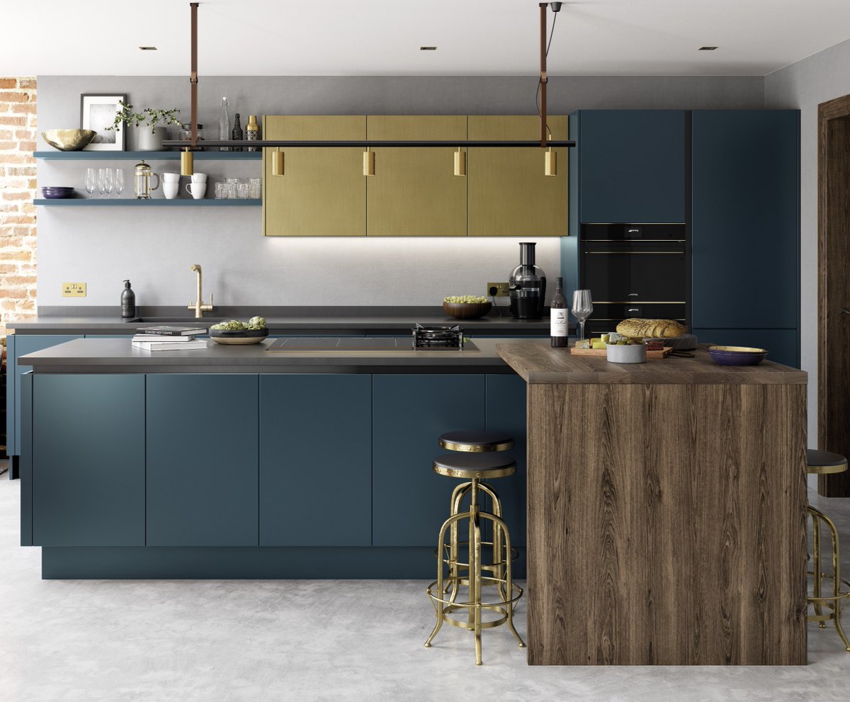 With an eye-catching colour mix of smooth brass &amp; striking Marine, this kitchen shows that a simple slab door doesn't have to be boring.

Zola Matte and Ferro Brass collections by @Kitchen_Stori 

#newroomsdesign #newroomskitchen #kitchendesign #modernkitchen #navykitchen