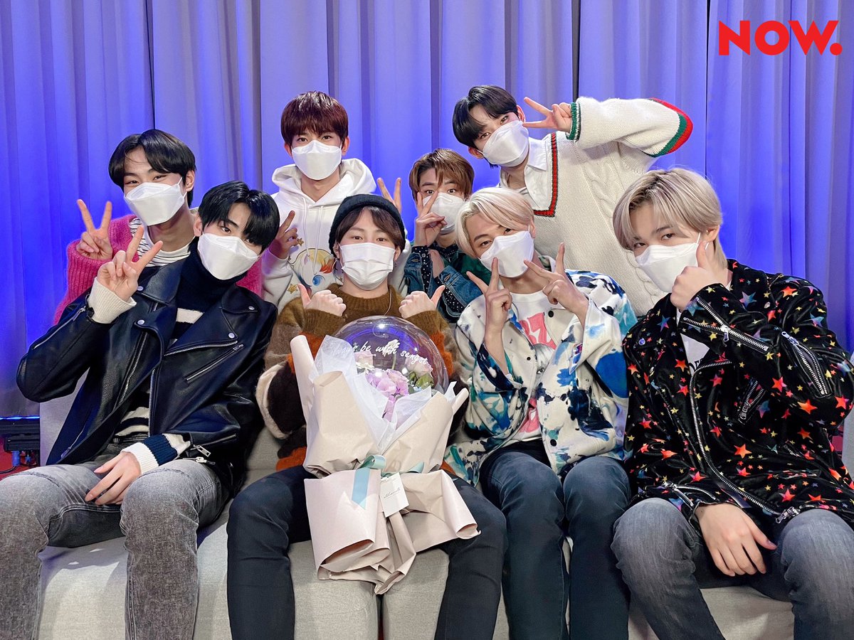 iIyunie's tweet photo. no you dont understand, enhypen with ha sungwoon, wanna one used to ults to most of us, this interaction is making me sob https://t.co/tHfCthtXDU
