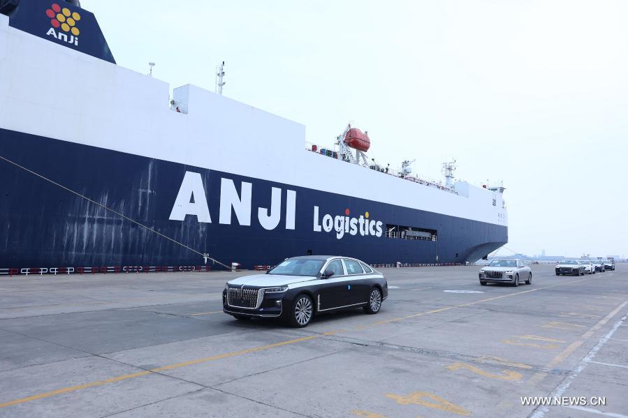 تم شحن 400 مركبة ماركة "هونغتشي" ("العلم الأحمر" بالصينية) رسميًا من ميناء تيانجين بشمالي #الصين إلى المملكة العربية #السعودية، في أكبر دفعة صادرات من ماركة "هونغتشي" حجماً حتى الآن، حسبما قالت شركة مجموعة أعمال السيارات الأولى المحدودة (فاو)، الشركة المصنعة لـ"هونغتشي".