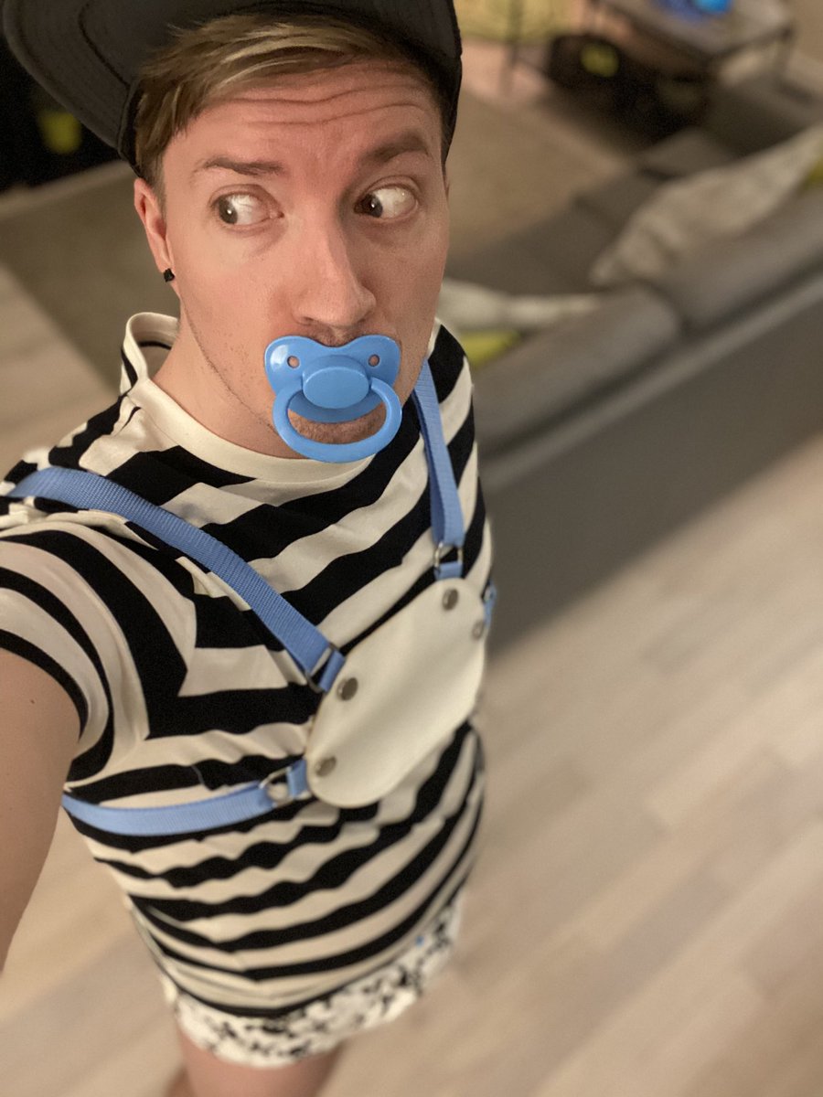 RubberShadow's tweet photo. What?! I’m the Baby New Year?? 😳🎉 https://t.co/MYg3ML5CDC